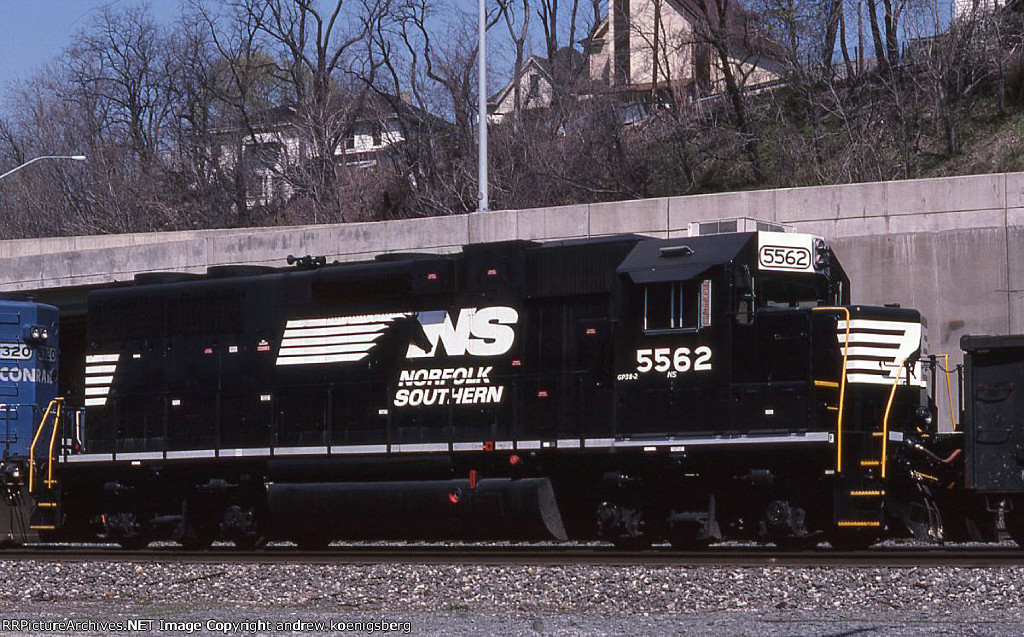 NS 5562